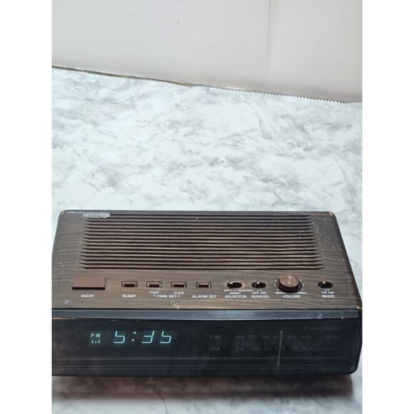 Panasonic RC-65 Vintage Radio Alarm Clock Faux Woodgrain Tested Works Great - Picture 2 of 12